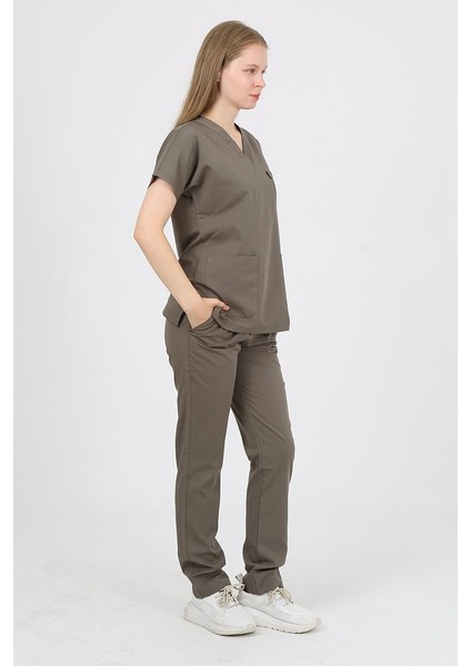 Daisy V Yaka Açık Haki Unisex Uniforma (Likralı) 2xs - Takım - Hayır Isim Yazılmasın modelleri