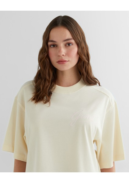 Kadın Krem Relaxed Fit Bisiklet Yaka Logolu T-Shirt 42324322T.130 fırsatları
