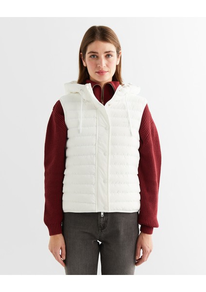 Kadın Krem Regular Fit Kapüşonlu Kapitone Yelek 47124301T.113