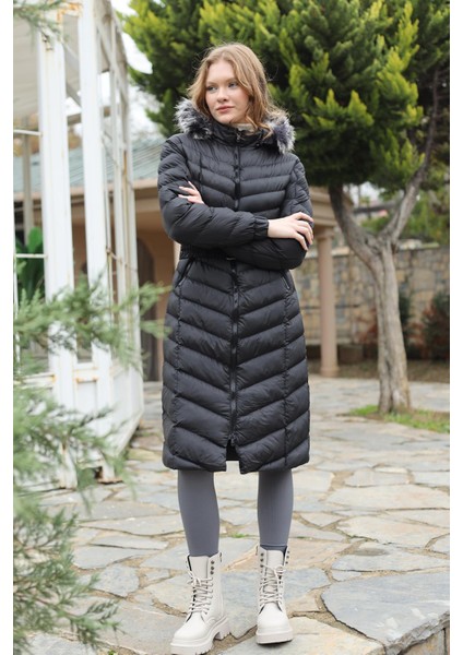 3409 Kapüşonlu Uzun Şişme Mont Siyah fiyatları