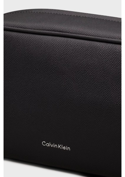 Calvin Klein Logolu Fermuarlı Çanta K50K512801BEH Erkek Çanta K50K512801 Beh