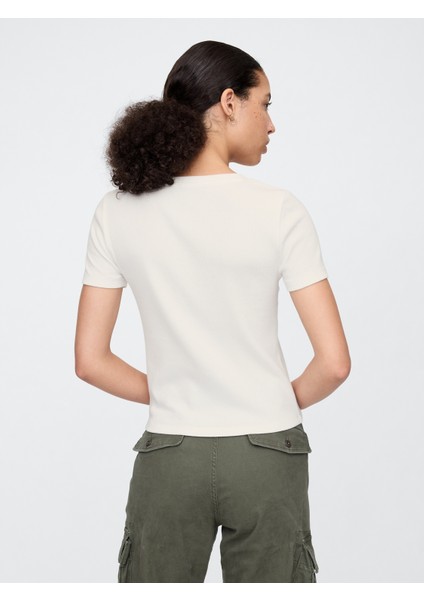 Kadın Kırık Beyaz Gap Logo Modern Crop T-Shirt indirimleri