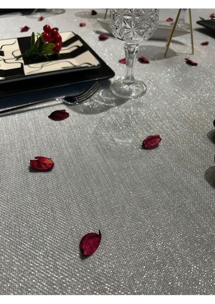 Polyester Keten Simli Oval Masa Örtüsü + 6 Ad Peçete fiyatları