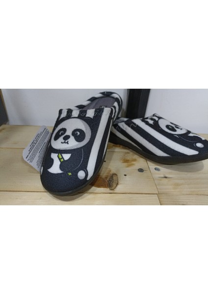 Kışlık Rahat Taban Panda Resimli Erkek Çocuk Ev Terliği modelleri