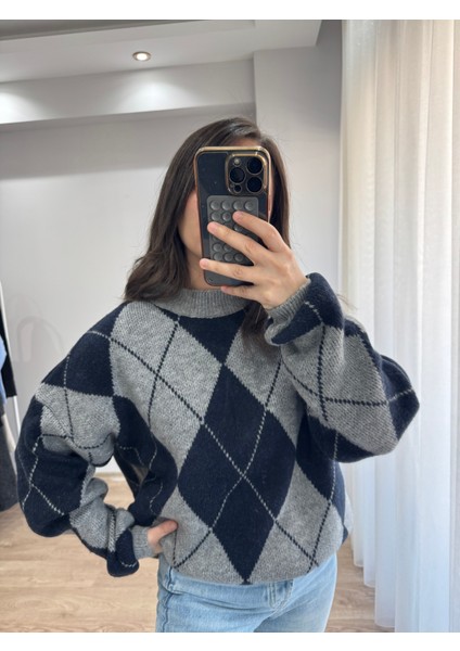 Gri Lacivert Baklava Desenli Kazak fiyatları