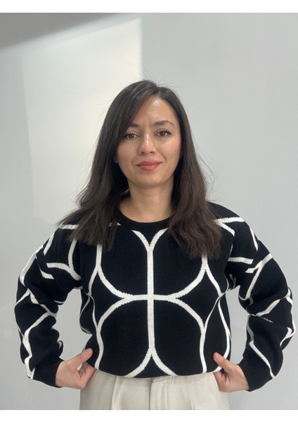 Siyah Desenli Kazak fırsatları