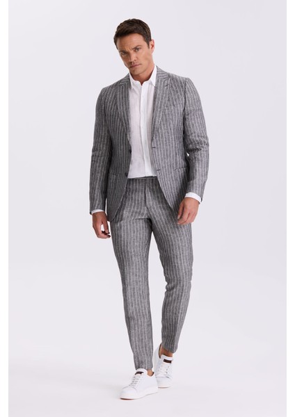 Siyah Slim Fit Sivri Yaka Erkek Takım Elbise