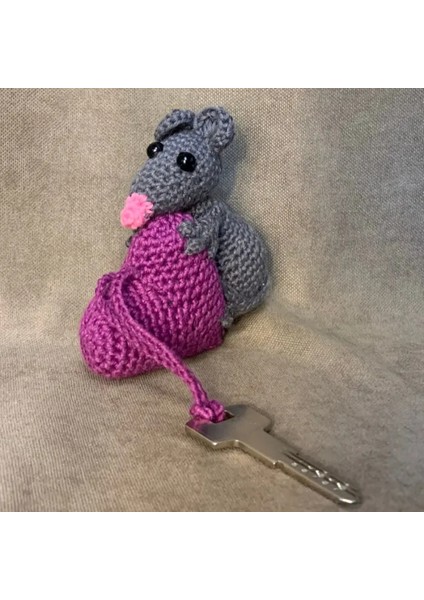 El Örgüsü Sevimli Fare Amigurumi Anahtarlık / Çanta Süsü - 9 x 10 cm