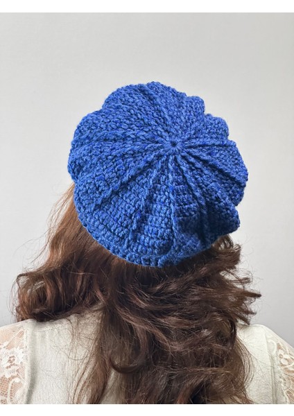 El Örgüsü Fransız Kadın Ressam Bere modelleri