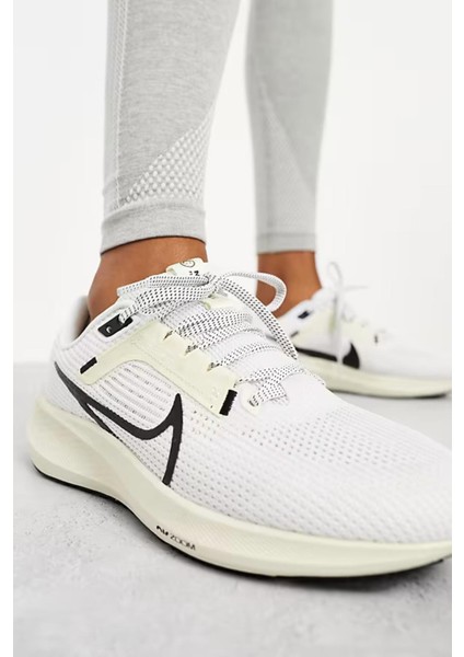 Air Zoom Pegasus 40 Running Kırık Beyaz Renk Kadın Koşu & Antrenman Ayakkabısı modelleri