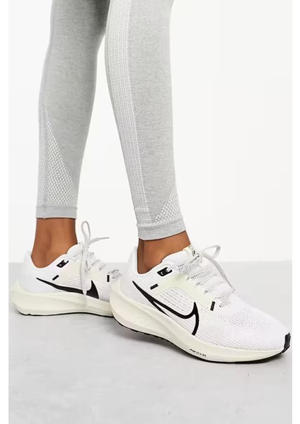 Air Zoom Pegasus 40 Running Kırık Beyaz Renk Kadın Koşu & Antrenman Ayakkabısı