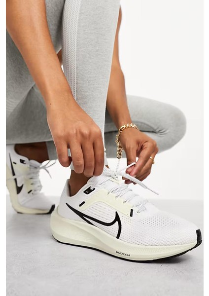 Air Zoom Pegasus 40 Running Kırık Beyaz Renk Kadın Koşu & Antrenman Ayakkabısı