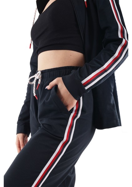 Kadın Şeritli Lacivert Eşofman Takımı fırsatları