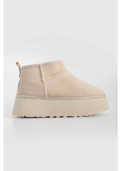 Wissal Kadın Kalın Taban Içi Kürklü Yarım Bot Bej Süet modelleri