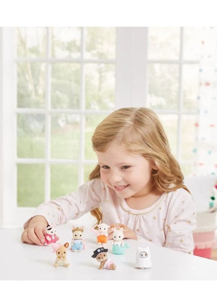 Sylvanian Families Sevimli Kostüm Temalı Sürpriz Mini Bebek - 5 cm - 4 Adet