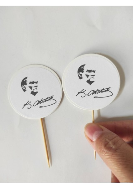 Beyhan Bayhan 30 Adet Atatürk Baskılı Pasta Kürdanı 6,5 cm - 10 Kasım fiyatları