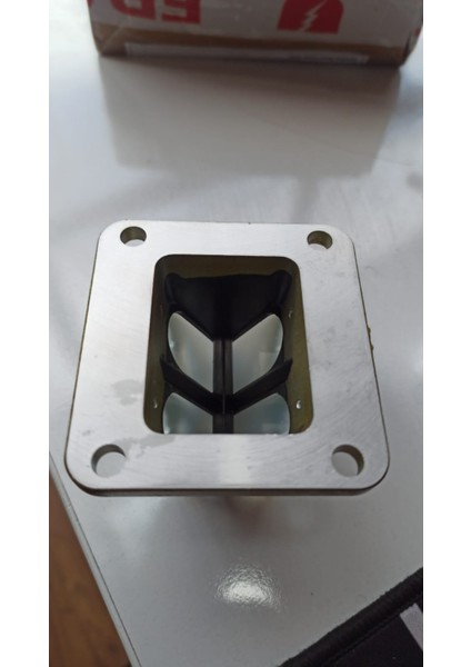 Emme Kamış Valfi Reed Valf Membran Muhafaza 3XX-E3610-00 Yamaha Rxz 3xx RD350 Ypvs 31K 1ua 48H Assy Oem 3XX-E3610-00'A Uygun modelleri