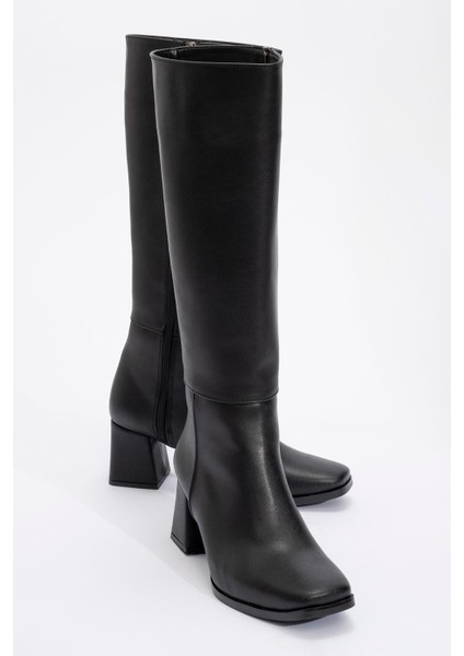 Küt Burunlu Ökçeli Kadın Çizme SİYAH CİLT