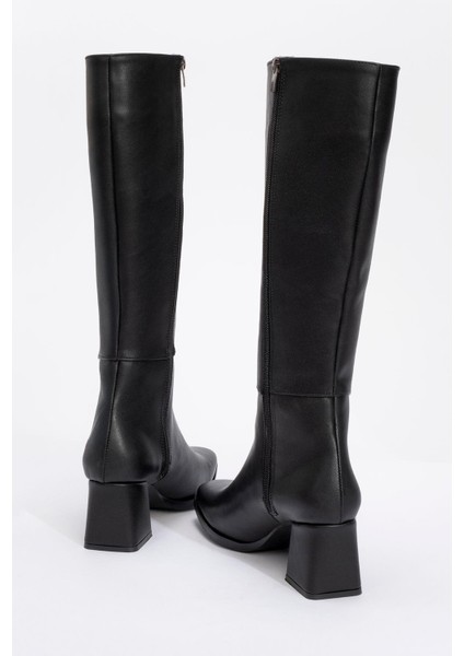 Küt Burunlu Ökçeli Kadın Çizme SİYAH CİLT fırsatları