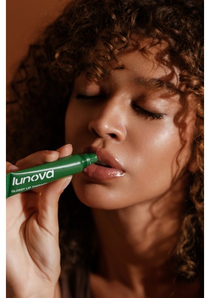 Glossy Lip Therapy | Besleyici Dudak Nemlendiricisi 15 ml | Nemlendirici | Peptit, Shea Yağı