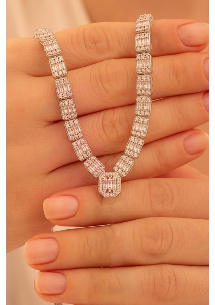 Kadın Gümüş Kolye -Berlin Baget Taşlı Model Kadın Kolye