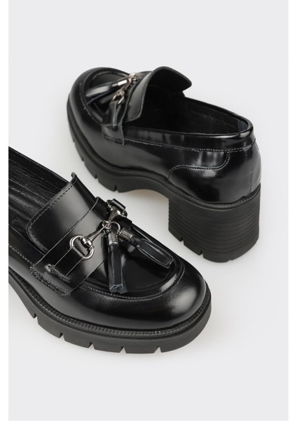 Siyah Deri Kadın Orta Topuk Ayakkabı fırsatları