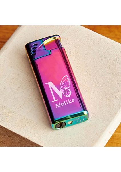 Kişiye Özel Isimli ve Kutulu Gazlı Rüzgara Dayanıklı Police Çakmak Pembe Çakmak Harf Kelebek Baskılı