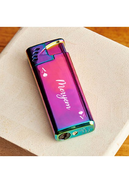 Kişiye Özel Isimli ve Kutulu Gazlı Rüzgara Dayanıklı Police Çakmak Pembe Çakmak Maça Ası Baskılı fiyatları