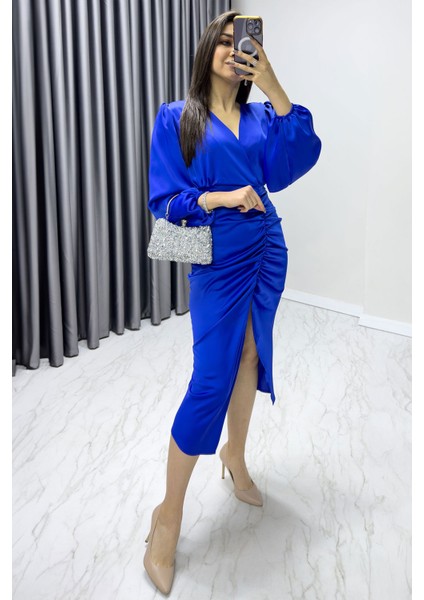 Kadın Saten Kruvaze Drapeli Yırtmaç Detaylı Balon Kol Büyük Beden Elbise Taba, Kırmızı, Zümrüt Yeşil, Siyah, Saks, Lacivert,İndigo