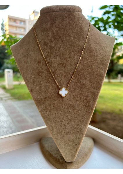 Çelik Gold Beyaz Mineli 4 Yapraklı Yonca Kolye