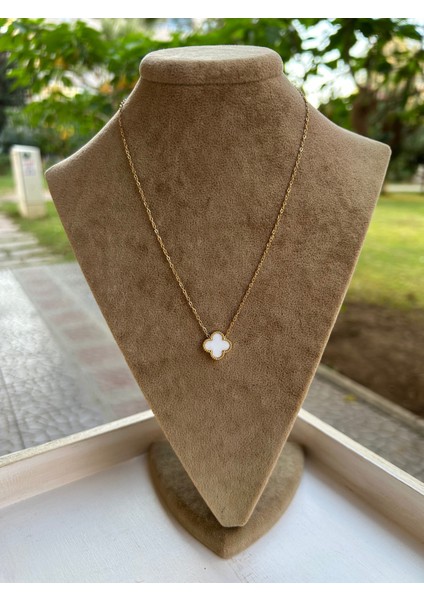 Çelik Gold Beyaz Mineli 4 Yapraklı Yonca Kolye modelleri