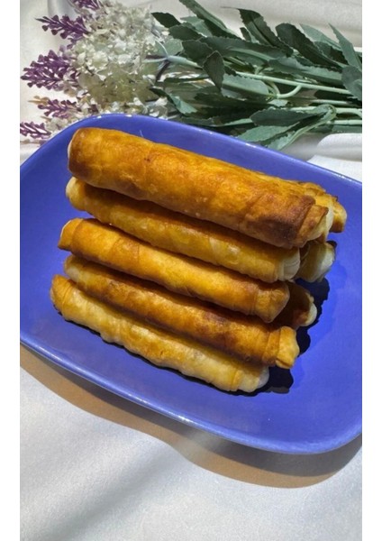 Yılbaşına Özel Hediye Saklama Kaplı Peynirli Maydanozlu Sigara Böreği / Kalem Böreği 500 Gr(24 Adet)