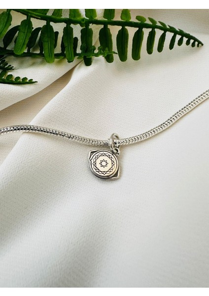 Gümüş S925 Damgalı Doktor Strange Agamotto’nun Gözü Sallantılı Charm indirimleri