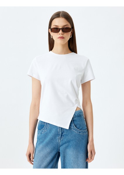 Basic Kısa Kollu Bisiklet Yaka Asimetrik Kesim Yırtmaçlı T-Shirt modelleri