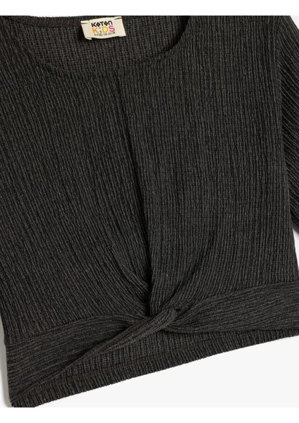 Bluz Kısa Kollu Yuvarlak Yaka Önden Bağlamalı modelleri