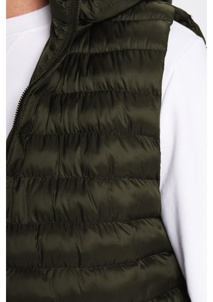 Erkek Slim Fit Dar Kesim Astarlı Rüzgar Geçirmez Cepli Çıkarılabilir Kapüşonlu Şişme Yelek modelleri