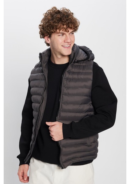 Erkek Slim Fit Dar Kesim Astarlı Rüzgar Geçirmez Cepli Çıkarılabilir Kapüşonlu Şişme Yelek