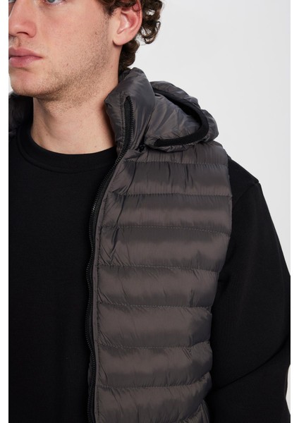 Erkek Slim Fit Dar Kesim Astarlı Rüzgar Geçirmez Cepli Çıkarılabilir Kapüşonlu Şişme Yelek fırsatları