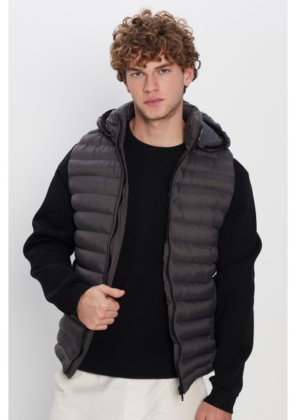 Erkek Slim Fit Dar Kesim Astarlı Rüzgar Geçirmez Cepli Çıkarılabilir Kapüşonlu Şişme Yelek indirimleri
