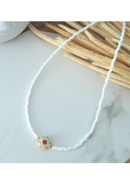 Kadın Beyaz Kum Boncuklu Sarı Kırmızı Benekli Murano Kolye