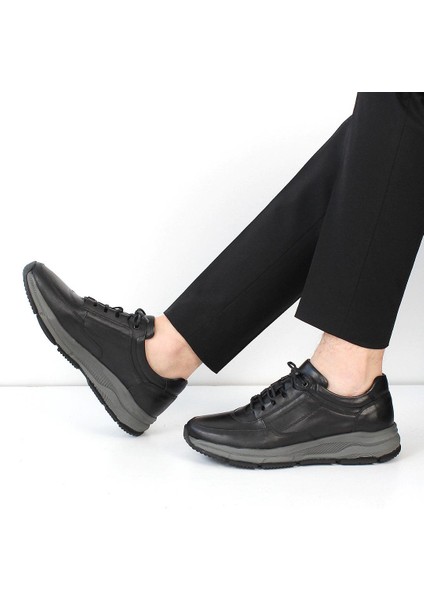 Erkek Siyah Bağcıklı Kalın Tabanlı Deri Sneaker