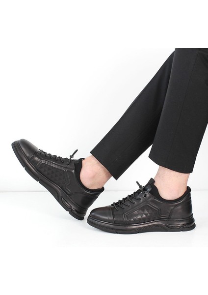 Erkek Siyah Bağcıklı Kalın Tabanlı Deri Sneaker