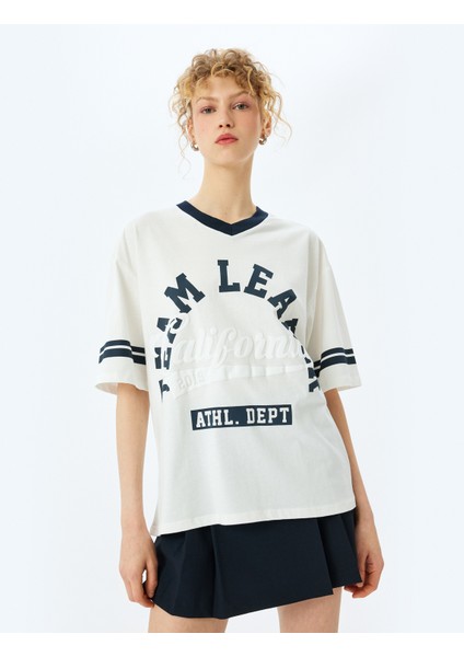 Kolej Baskılı Pamuklu V Yaka Oversize Biyeli T-Shirt