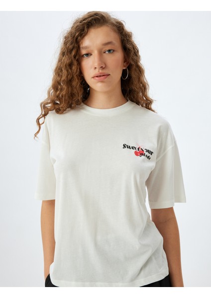 Arkası Kiraz Baskılı T-Shirt Bisiklet Yaka Kısa Kollu Rahat Kalıp Pamuklu