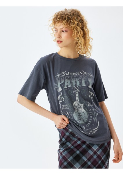 Slogan Baskılı Oversize Bisiklet Yaka Kısa Kollu T-Shirt