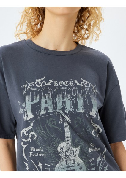 Slogan Baskılı Oversize Bisiklet Yaka Kısa Kollu T-Shirt