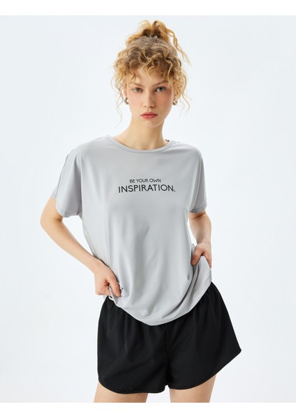Bisiklet Yaka Baskılı Rahat Kesim Kısa Kollu Spor T-Shirt fiyatları