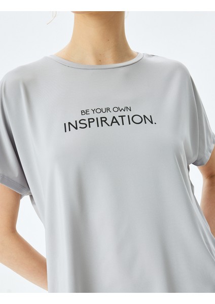 Bisiklet Yaka Baskılı Rahat Kesim Kısa Kollu Spor T-Shirt indirimleri