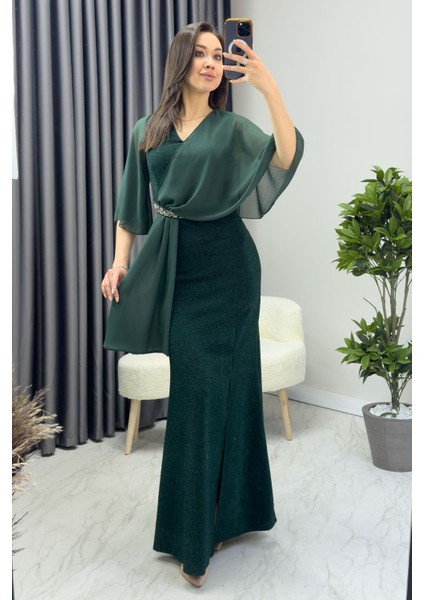 Zümrüt Yeşili Taş Detaylı Volan Kol Simli Abiye Elbise