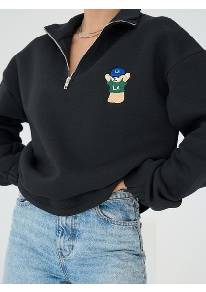 Kadın Yakası Fermuarlı Ayıcıklı Sweatshirt